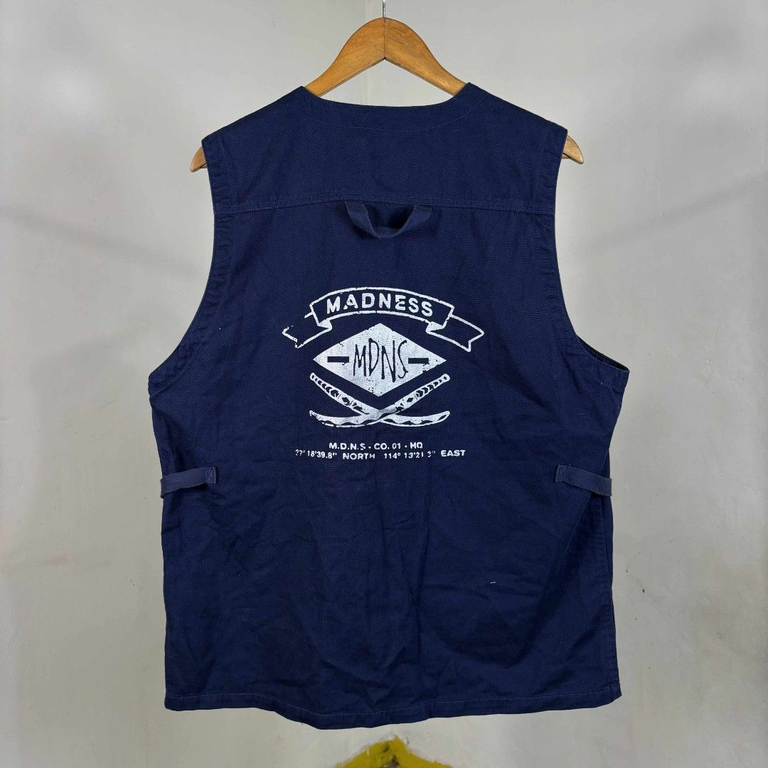 Madness multipocket (Category: Vests) located in Caloocan City. Submitted by findandwander (Listing ID 1377343970, Image 3). Description: .