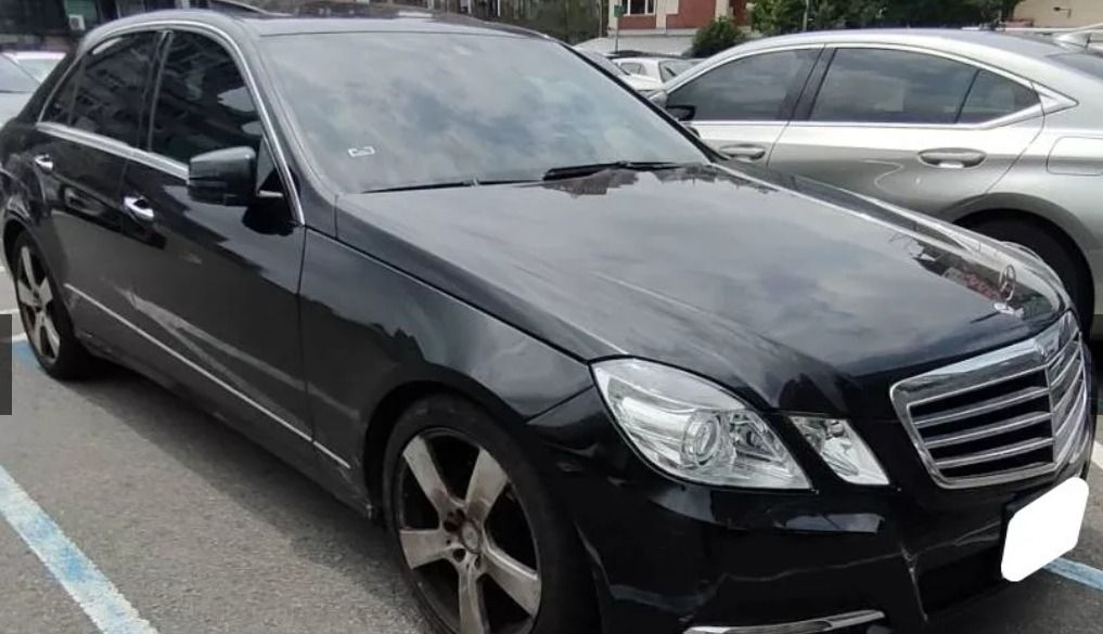 由 vivian19932004 (刊登 ID 1377270826，圖片 1) 提交，位於 新北市 (New Taipei) 的 M-Benz E-Class Sedan E350 2011款 黑色 (類別：汽車出售)，說明：💥認證中古車 歡迎你來帶回家💥 💥車輛應有盡有 趕緊來搶便宜💥 ⚠️車商賣車 同行勿擾⚠️ 廠牌型號: M-Benz E-Class Sedan E350 2011款 黑色🚗 行駛里程: 14.2萬 引擎燃料: 汽油 出廠年份: 2011年 排氣量: 3.5L 變速系統: 手自排 傳動系統: 2WD 車門: 4門 乘客數: 5人 💎提供車況原始表 💎提供車換車需求 💎車況與認證表不符，退車並全額退費 🔥車輛均有第三方認證🔥 ⭕專業鑑定⭕合格認證 ⭕檢定報告⭕一覽無遺 五大保證❗️ ✅里程保證車 ✅無泡水車 ✅無重大事故 ✅無引擎號碼變造車 ✅非計程車 五大保固❗️ 💯引擎、💯變速箱、💯方向機、 💯啟動馬達、💯發電機 🚗歡迎預約賞車�