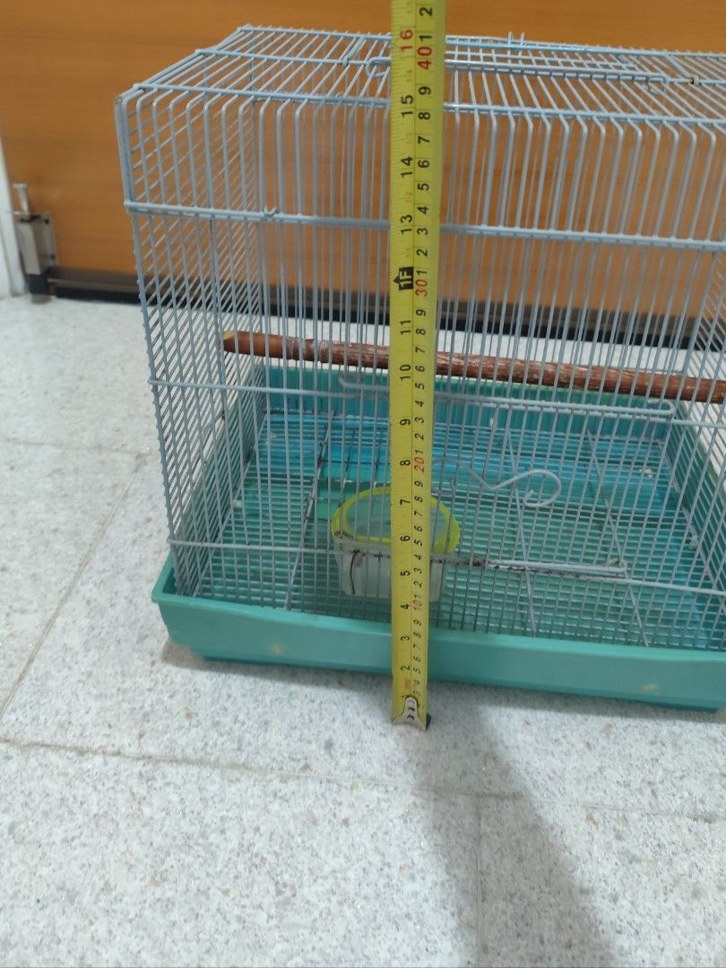 Metal bird cage for canary/lovebird/ finches (Category: Homes & Other Pet Accessories) located in Singapore. Submitted by kwaren_5 (Listing ID 1377373248, Image 3). Description: .