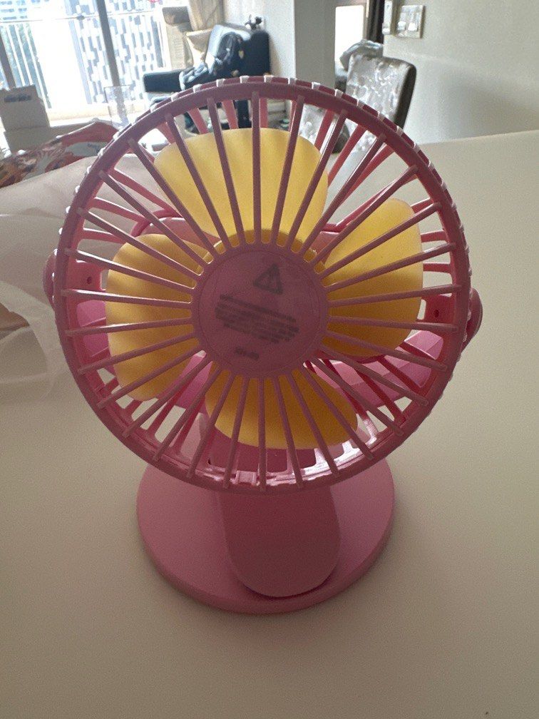 Mini fan64885397560321111