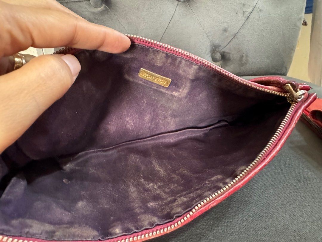 MIU MUI POUCH ORIG (Category: Luxury Bags & Wallets) located in Manila. Submitted by raila.bags (Listing ID 1377289041, Image 3). Description: no flaws ORIG PO LAHAT NG TINDA KO .
