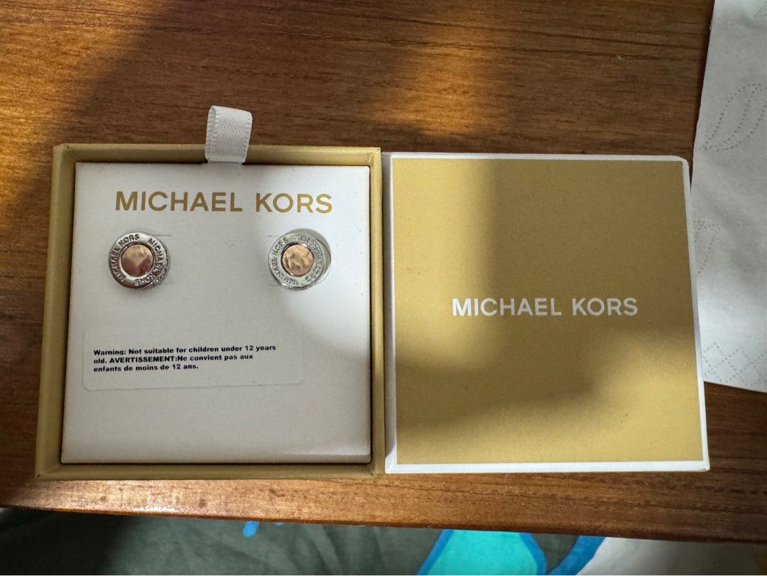 MK耳環Michael Kors earrings, 女裝, 飾物及配件, 耳環- Carousell