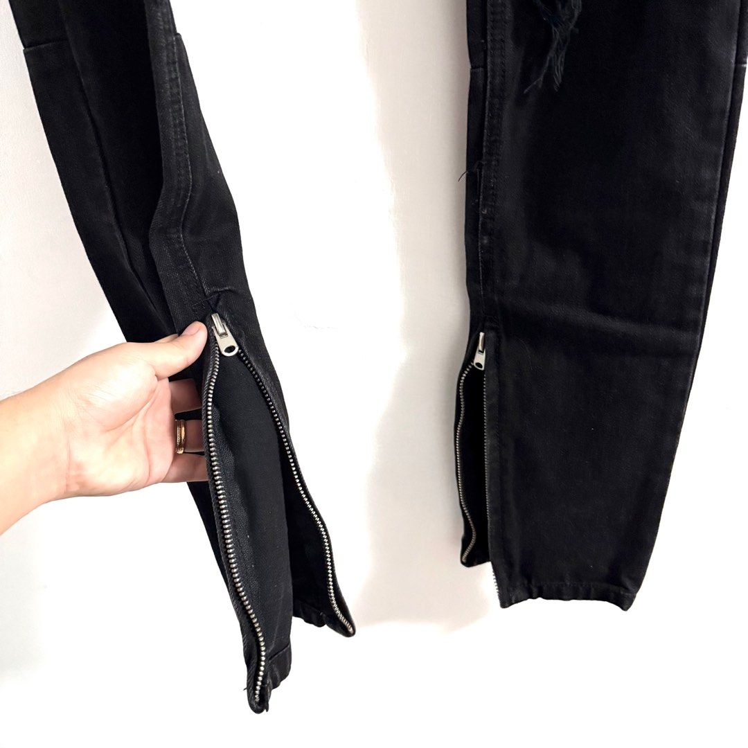 MNML Skinny Jeans / Zip Leg Opening (Category: Jeans) located in Orion. Submitted by whoknew.vtg (Listing ID 1377200644, Image 2). Description: MNML Skinny Jeans Size : 30 Length : 41.5in L.O. : 11 Price : 1000.