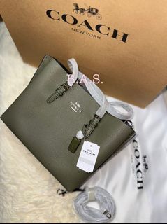 (Category: ) located in . Submitted by preloved_outfits (Listing ID 1377334741, Image 1). Description: .