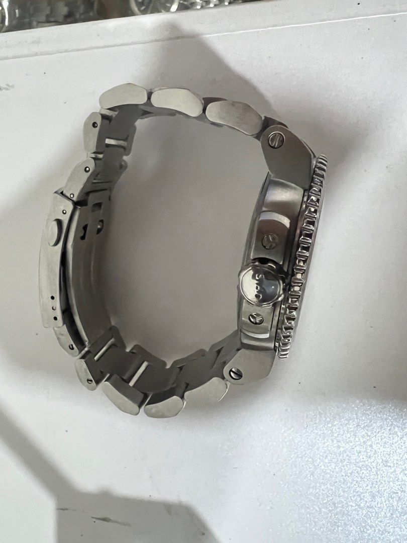 Oris Automatic watch (Category: Watches) located in Ipoh. Submitted by jerryyew (Listing ID 1377332000, Image 3). Description: -Original/ Authentic item -Case size: 43mm -Automatic movement -Watch with warranty card and box.