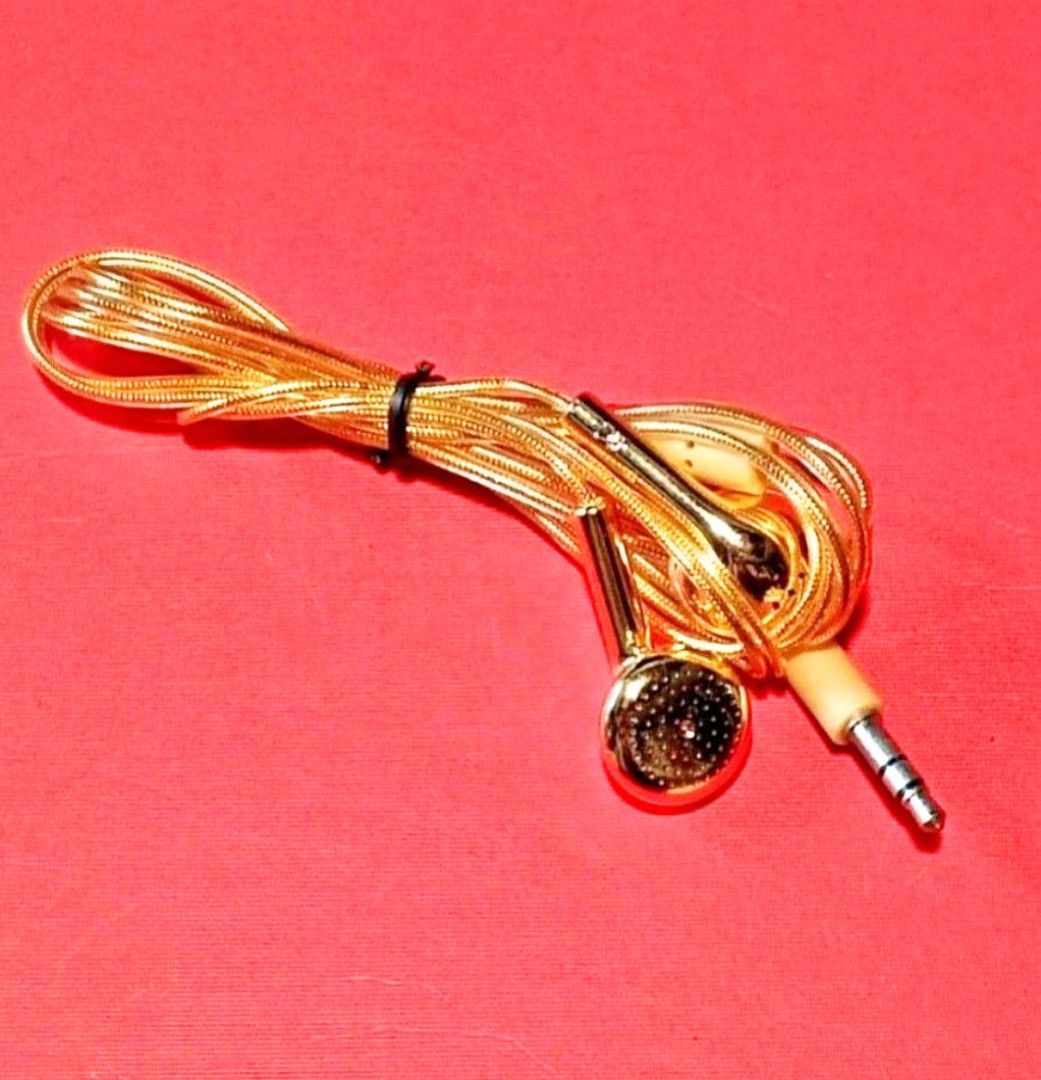 Paco Rabanne Earpiece 
Earphones63059786093313111