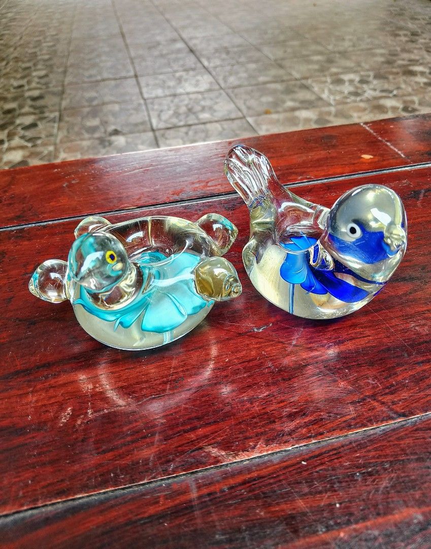 PAJANGAN VINTAGE TATAKAN LILIN 100K 2PCS (Kategori: Pajangan Antik) berada di Tangerang. Dikirim oleh myhen (ID iklan 1377299516, Gambar 1). Deskripsi: Dijual pajangan vintage tatakan lilin kura-kura & burung. Harga : 75 ribu 2pcs.
