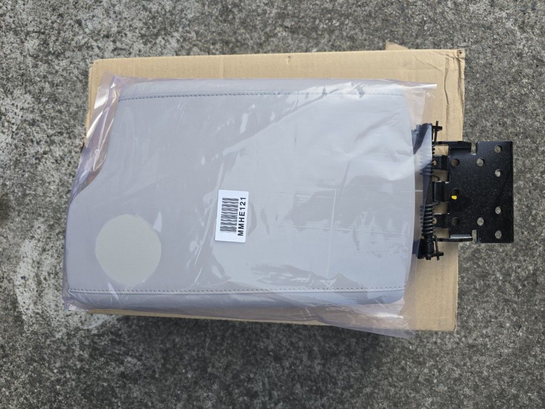 Palisade center console cover hyundai (Category: Body Parts and Accessories) located in Pasay City. Submitted by 88Seoulcars (Listing ID 1377280982, Image 1). Description: Brand New Hyundai Genuine center console cover assembly for hyundai palisade 2019 up to 2024 Color gray Actual part posted Pick up or lalamove delivery available car city garage and sell Parañaque city Contact 0927-083-1544 88Seoulcars #centerconsole #Palisade #hyundai.