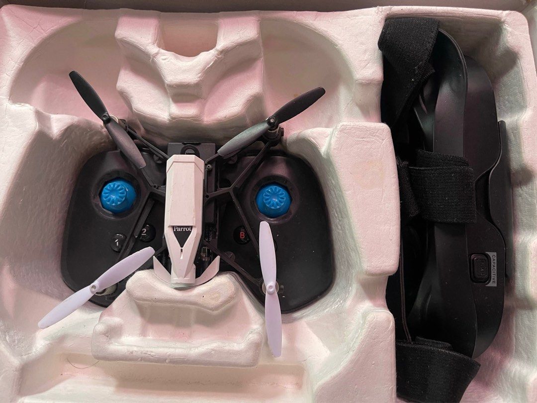 Parrot Mambo FPV Pilot & Race Drone (Category: Drones) located in Calamba. Submitted by Cheires (Listing ID 1377332633, Image 2). Description: .