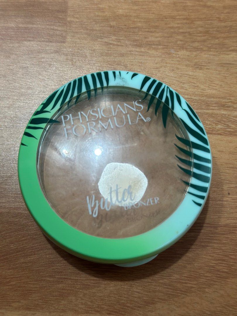 Physicians Formula Butter bronzer in Light bronze (Category: Makeup) located in Cebu City. Submitted by sultrychicmary (Listing ID 1377279460, Image 1). Description: my favorite bronzer.