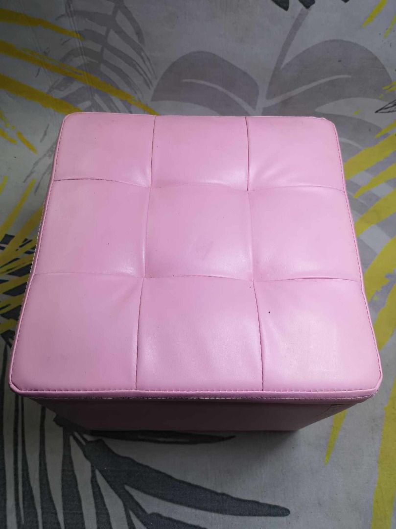 Pink Cube Stool Storage Box (Category: Storage Boxes & Baskets) located in Santa Cruz. Submitted by jmy_surplus.2 (Listing ID 1377244076, Image 3). Description: Size ; L - 35 W - 24 H - 32 Color ; Pink Type ; Storage Box Brand ; No brand Material ; Leather , Synthetic Style ; pink Storage Box MK - A JMY 2 .
