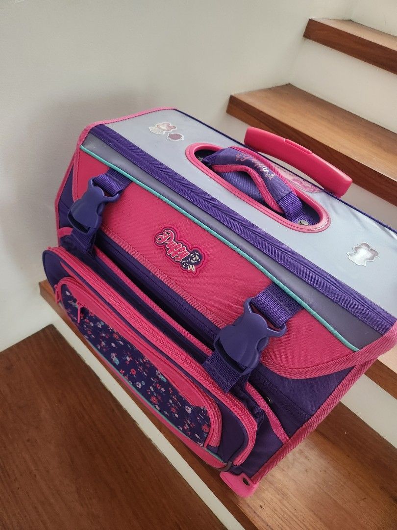 Puffy Large Stroller school bag (Category: Other Babies Going Out Needs) located in Taguig. Submitted by lunakelsey (Listing ID 1377201404, Image 2). Description: Used for 3 weeks only. Too big for daughter comes with lunch bag selling for 2500 pick up at Nuvali or BGC.