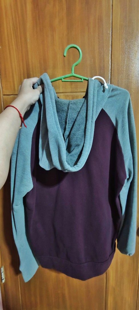 Pullover jacket (Category: Coats, Jackets and Outerwear) located in Urdaneta. Submitted by closethaul_ (Listing ID 1377320084, Image 2). Description: rfs decluttering medium on tag.