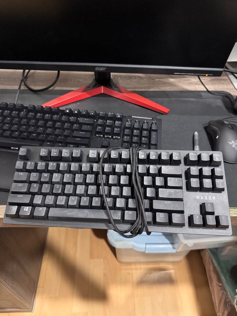 Razer Huntsman TE (Category: Computer Keyboard) located in Singapore. Submitted by m.cwj (Listing ID 1377321948, Image 3). Description: Selling my used Razer Huntsman TE keyboard. Red switches. Selling because upgraded keyboard. Has just been thoroughly washed and dust free. .