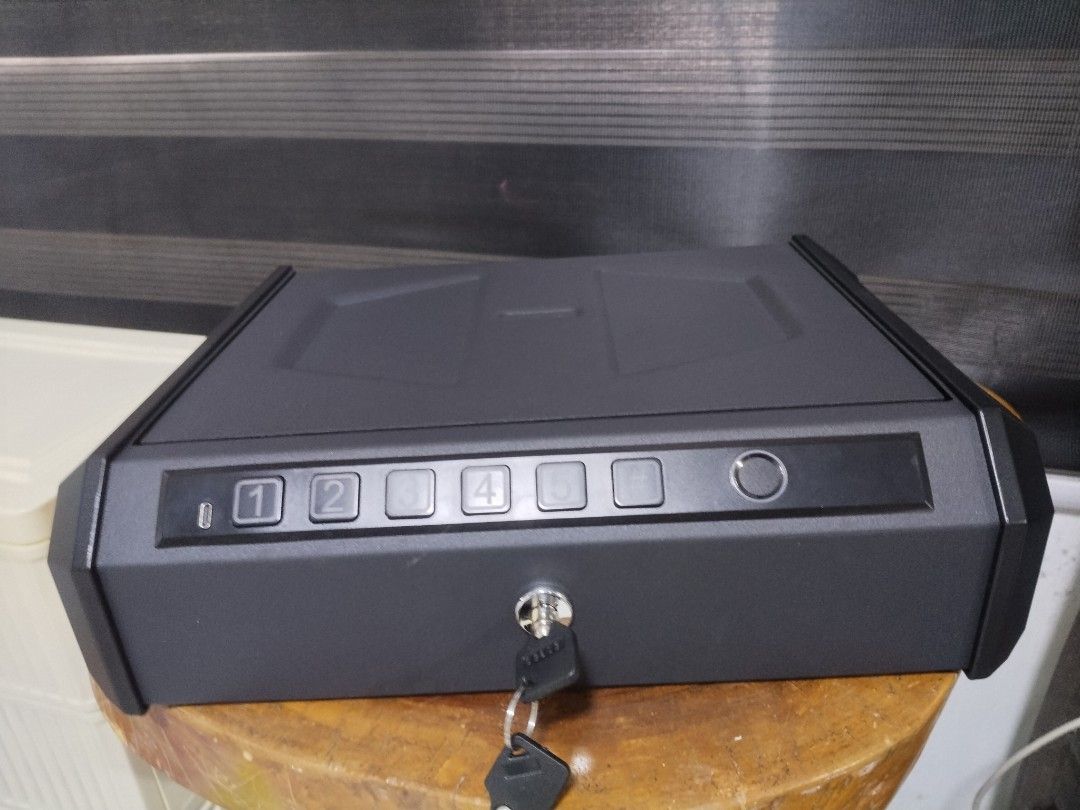 Safety Vault for Hand Guns (Category: Safe) located in Caloocan City. Submitted by 5veezonlineshoppe (Listing ID 1377374283, Image 2). Description: Gun Vault Car Gun Vault Inside LED Lightning Fingerprint Manual Key Digital Code can be Mounted External Dimension 14.2 x 11.3 x 3.9 inches L x W x H Internal Dimension 14.1 x 9.3 x 3.7 inches L x W x H for inquiries you may send a message or call us #gunvault #gunsafes #vaultforsmallguns.