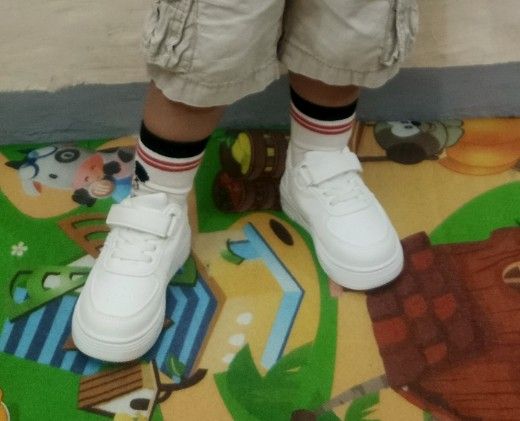 Shein White Kids Shoes 14cm (Category: Babies & Kids Fashion) located in Manila. Submitted by GGPlushies (Listing ID 1377248664, Image 2). Description: Needs Deep Wash No other issues.