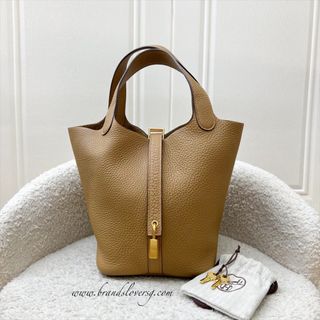 (Category: ) located in . Submitted by brands_lover (Listing ID 1377274939, Image 1). Description: .