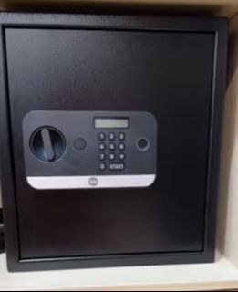 (Category: ) located in . Submitted by furnituresalesg (Listing ID 1377255403, Image 1). Description: .