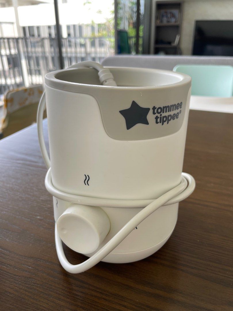 Tommee Tippee Bottle Warmer (Category: Breastfeeding & Bottle Feeding) located in Singapore. Submitted by EmmaKC (Listing ID 1377218317, Image 1). Description: Collect from Waterwoods Punggol.