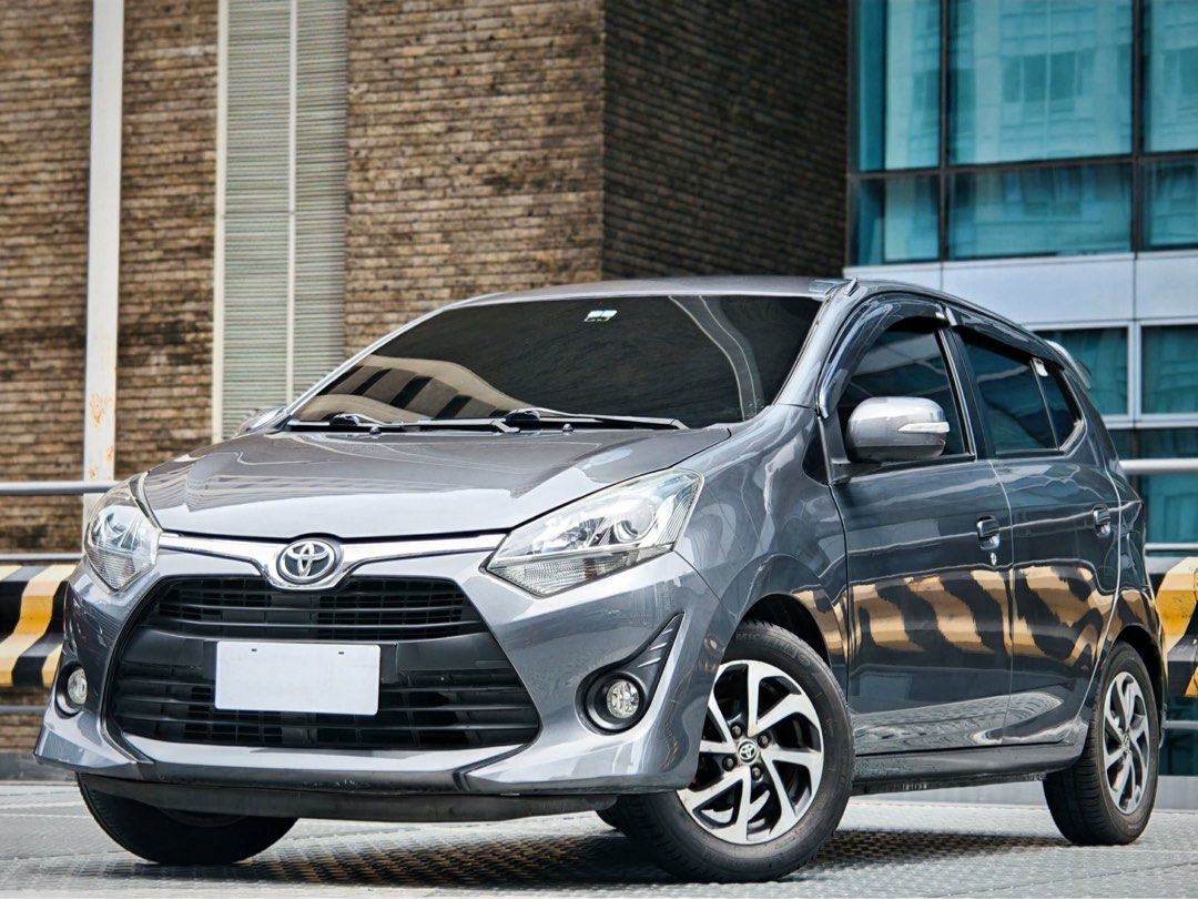 Toyota Wigo (Category: Used Cars) located in Makati City. Submitted by maby_latido05 (Listing ID 1377230587, Image 3). Description: 2017 Toyota Wigo 1.0 G AT Gas‼️🔥 Php 368,000 only! Cash, financing & trade-in ok Cashout: 51,902 4yrs - 12,066 3yrs - 14,551 2yrs - 20,139 *Subject for approval* First owned Automatic transmission Top of the line 70k kms only Keyless entry ABS SRS airbags Touchscreen monitor Steering audio controls Leather seat cove