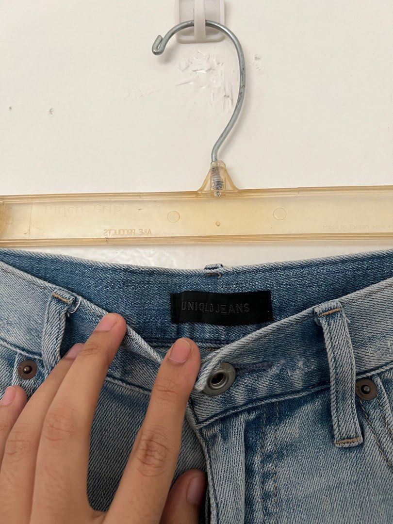 Uniqlo boyfriend jeans (Category: Jeans) located in Quezon City. Submitted by http.ashi (Listing ID 1377287774, Image 3). Description: used once size 27-28.