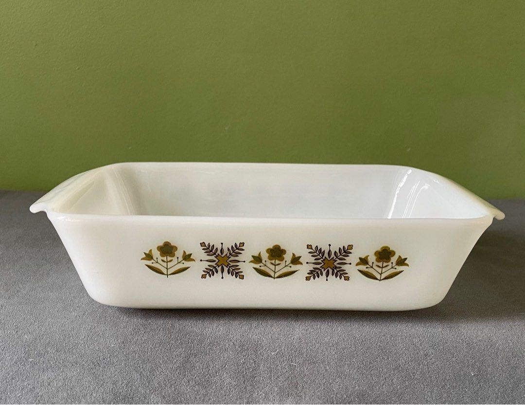 Vintage anchor Hocking Casserole Dish (Category: Bakeware) located in Pasig City. Submitted by mamasfinds (Listing ID 1377217683, Image 1). Description: Rectangular, 2 quart bakeware Vintage Anchor Hocking Fireking Good Vintage condition.