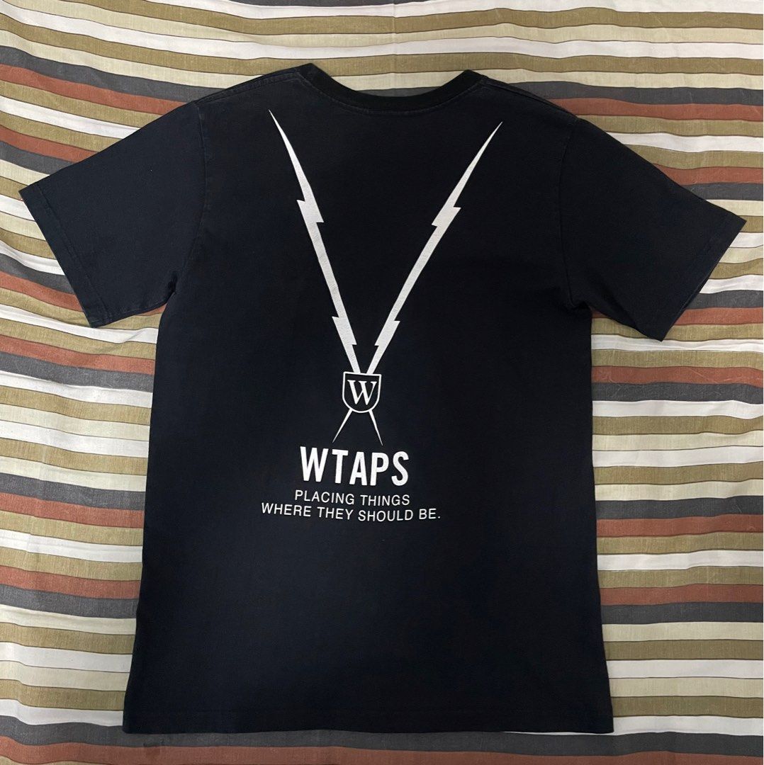 Wtaps tee （分類：T-shirt、恤衫、有領衫）位於 Hong Kong。 由 sun913 提交（商品編號 1291804550，圖片 2）。簡介： Wtaps light bolt tee Size s 長64cm 闊44cm 9成新。
