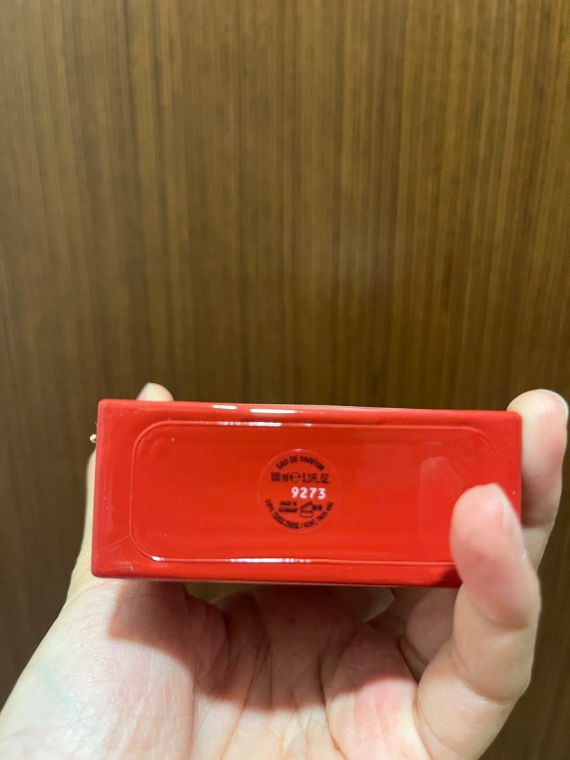 由 Valeria_no_heya (刊登 ID 1377397366，圖片 2) 提交，位於 新北市 (New Taipei) 的 【幾乎全新】100ml Gucci Bloom Ambrosia di Fiori 100ml（正貨） (類別：香水、體香劑)，說明：熱賣經典花香調，成熟優雅，適合重要場合 有試用幾次 👉林口可面交 有興趣私訊，謝謝！ 。