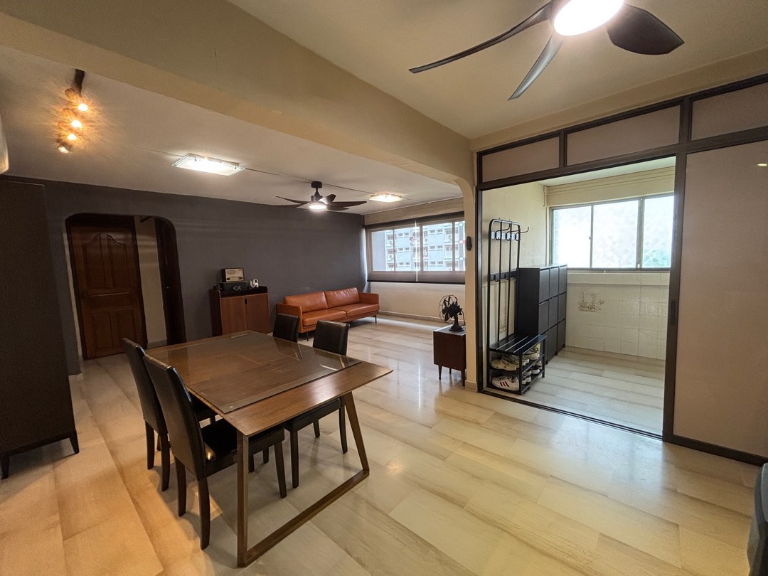 (Category: ) located in . Submitted by wardrobedownsizing (Listing ID 1377413912, Image 1). Description: .