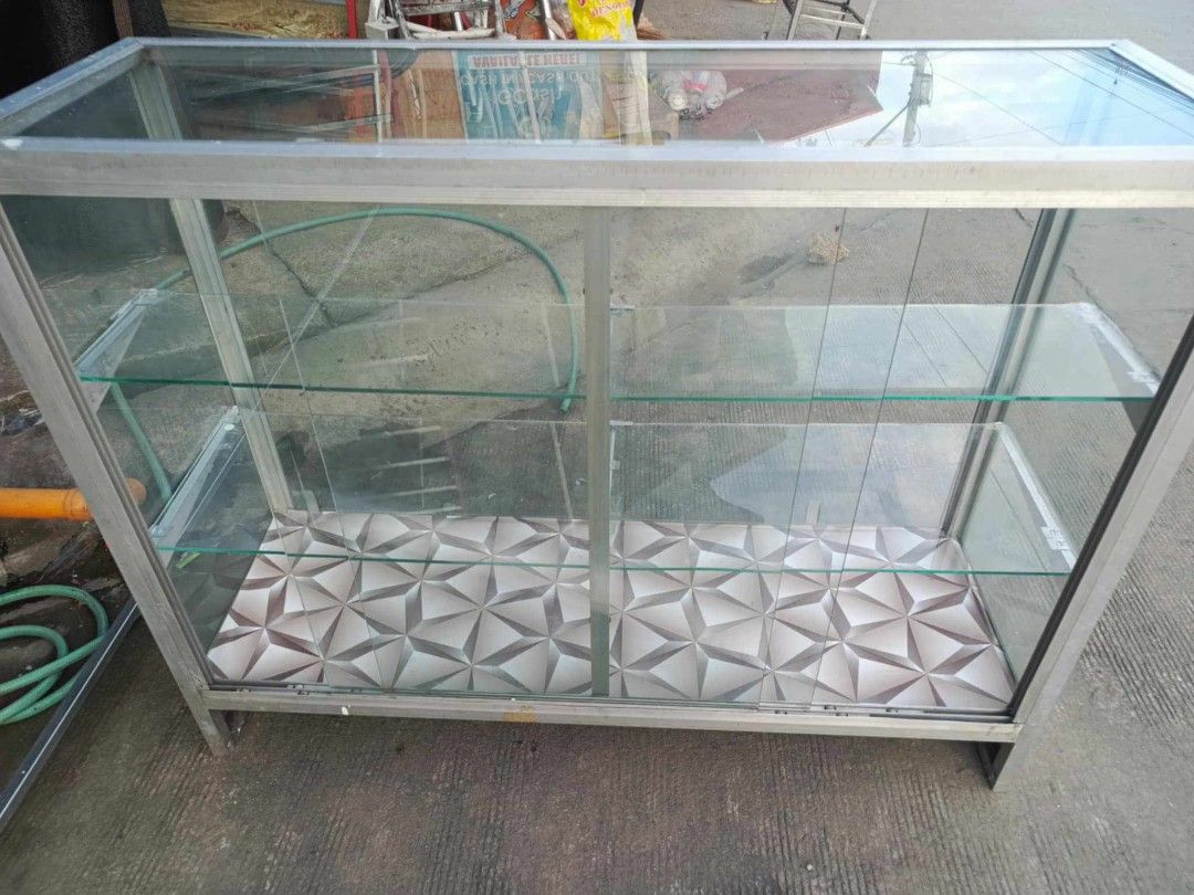 4 feet 3 Layer Glass Stante (Category: Everything Else Others) located in Rizal. Submitted by princesscr00586 (Listing ID 1377508074, Image 3). Description: For Sale 2nd Hand In Great Condition No Hidden Issues No Cracks 3 Layer Glass Stante 4 feet length or haba 38 inches height or taas 16 inches Width or lapad.