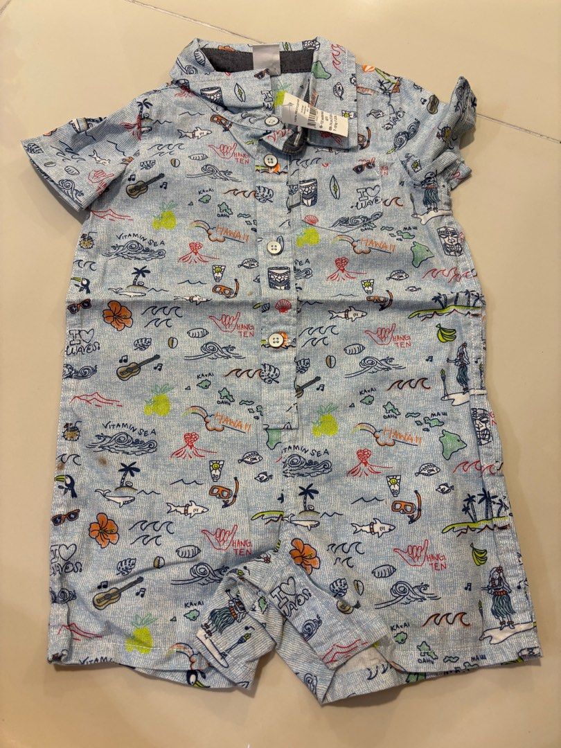 6M-12M [Brand New] Baby Gap Romper (Category: Babies & Kids Fashion) located in Singapore. Submitted by haydenley_joy (Listing ID 1377436104, Image 1). Description: Abit storage stain can try to wash off .