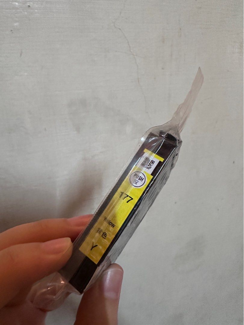 由 chihchih27 (刊登 ID 1377418952，圖片 2) 提交，位於 台中市 (Taichung) 的 黃色墨水 (類別：印表機及影印機)，說明：全新。