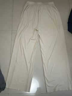 （分類：）位於 。 由 buy_and_selling 提交（商品編號 1377471427，圖片 1）。簡介： 。