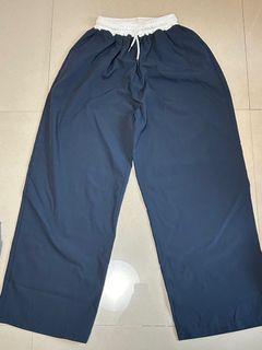 （分類：）位於 。 由 buy_and_selling 提交（商品編號 1377471759，圖片 1）。簡介： 。