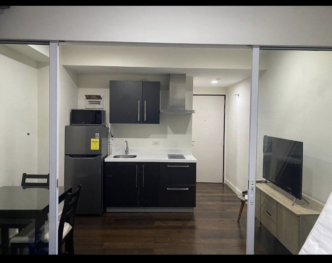 Acqua Livingstone 36th Floor Studio (Category: Apartments & Condos) located in Mandaluyong City. Submitted by colors_epsilon (Listing ID 1377519205, Image 2). Description: for sale 5m nett to owner, taxes and fees to be shouldered by buyer i am the owner. currently it has tenant renting at 21K/mth still on loan, 5 yrs left.