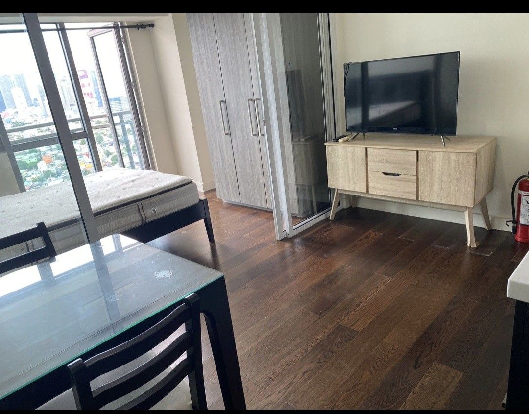 Acqua Livingstone 36th Floor Studio (Category: Apartments & Condos) located in Mandaluyong City. Submitted by colors_epsilon (Listing ID 1377519205, Image 1). Description: for sale 5m nett to owner, taxes and fees to be shouldered by buyer i am the owner. currently it has tenant renting at 21K/mth still on loan, 5 yrs left.