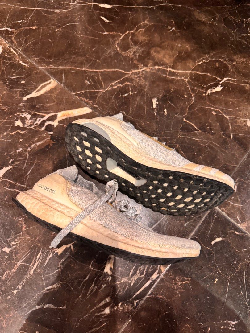 Adidas Ultraboost (Category: Sneakers) located in Quezon City. Submitted by bubbles613 (Listing ID 1377452450, Image 2). Description: Good running shoes!.