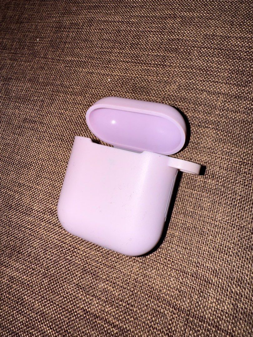 Airpods cases (Category: Portable Audio Accessories) located in Antipolo. Submitted by titaaaaan (Listing ID 1377461621, Image 2). Description: Airpods cases P200 all in rfs: decluttering.
