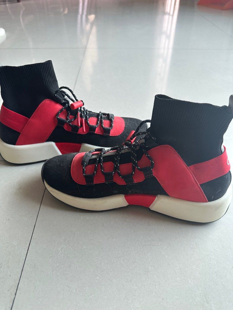 ALO Yoga Wanderer Sneakers (Category: Sneakers) located in Taytay. Submitted by noblehorse_ed7ebf (Listing ID 1377391076, Image 3). Description: Zing up your wardrobe with this stylish everday wear from ALO. Wanderer sneakers in Cherry. ALO makes you ready for working out straight to going out! RFS: Too small for me..
