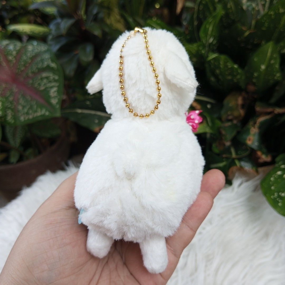 AMUSE Baby Alpacasso Plush Charm (Category: Plushies & Soft Toys) located in Cainta. Submitted by japananikanik (Listing ID 1377473917, Image 3). Description: - Preloved - 3.5 x 5 Inches - From Japan - NO FLAWS - Item on Hand ready for shipping - Great for gift/collection Prices are for the Item only SHIPPING FEE NOT INCLUDED legit seller 😊 For more inquiries kindly Pm us ☺️ FIRST TO PAY NO RESERVATION LALAMOVE pick up by SCHEDULE.