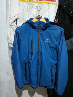 (Kategori: ) berada di . Dikirim oleh 2ndhandthrift (ID iklan 1377421805, Gambar 1). Deskripsi: .