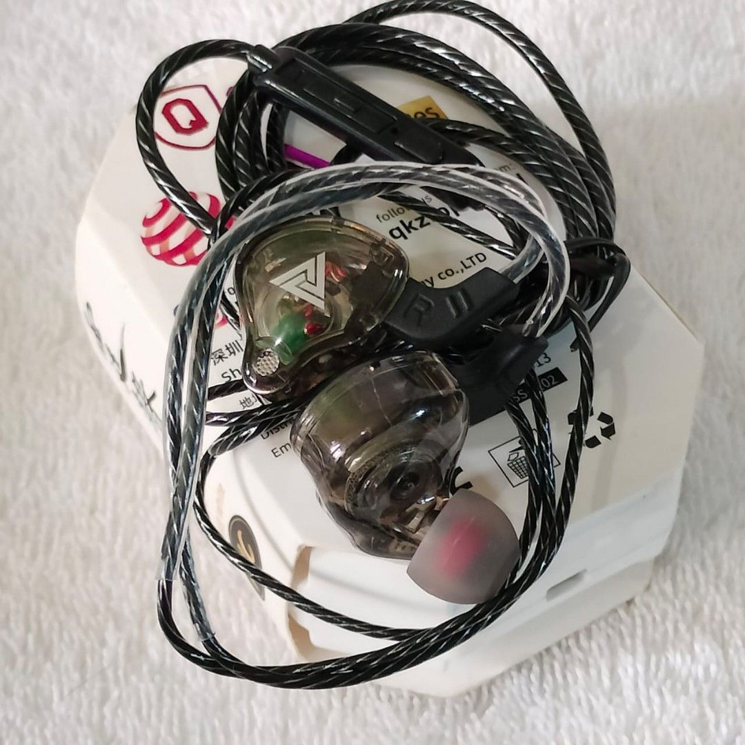 AUTHENTIC QKZ IN EARS GAMING HEADSET (Category: Earphones) located in Paranaque City. Submitted by audioaddict0517 (Listing ID 1377479388, Image 1). Description: .