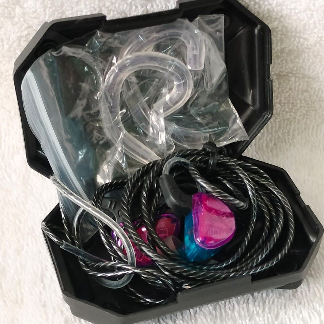 AUTHENTIC QKZ IN EARS GAMING HEADSET (Category: Earphones) located in Paranaque City. Submitted by audioaddict0517 (Listing ID 1377479388, Image 3). Description: .