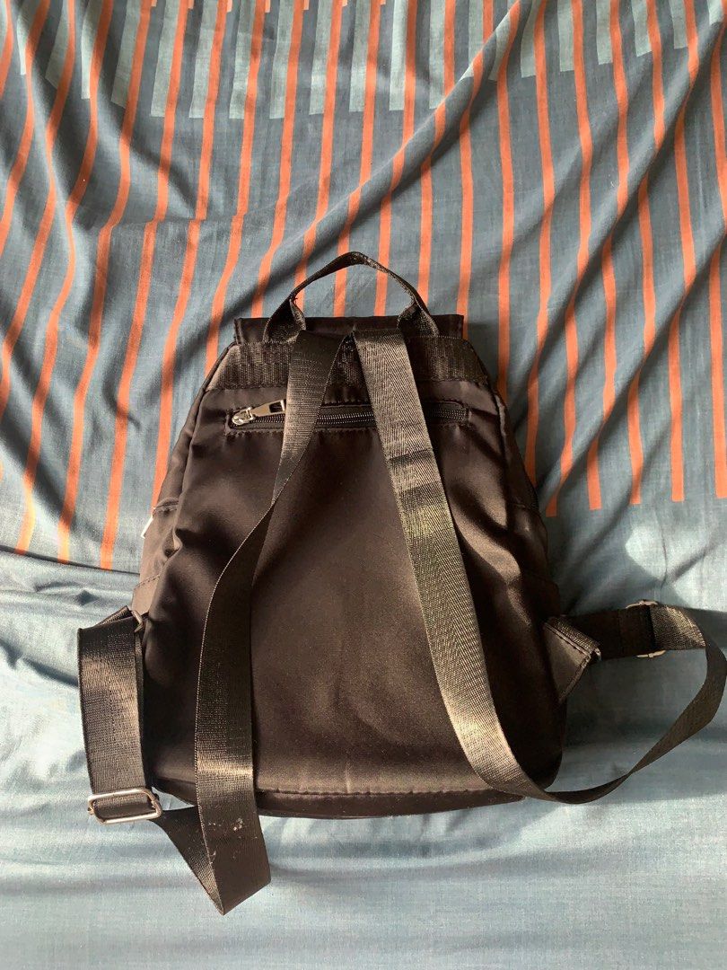 Backpack (Category: Shoulder Bags) located in Kuala Lumpur. Submitted by iamnajwa (Listing ID 1377469614, Image 3). Description: No defect all good..