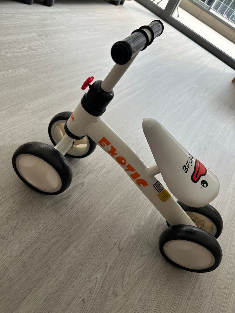 Balance Bike for Toddlers (Category: Infant Playtime) located in Singapore. Submitted by freysia (Listing ID 1377387693, Image 1). Description: Only used couple of times indoor.