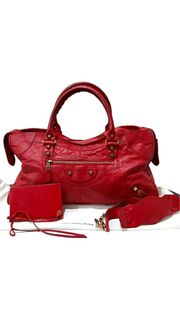 (Kategori: ) berada di . Dikirim oleh brandedboutiquez (ID iklan 1377463476, Gambar 1). Deskripsi: .