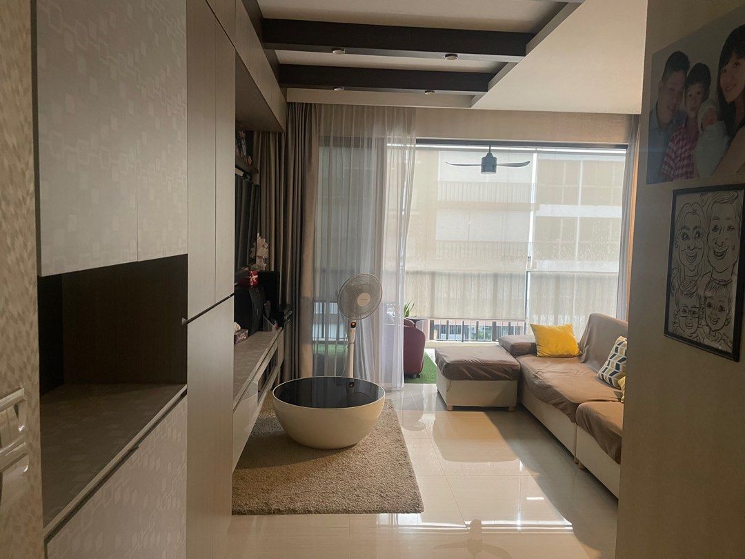 4 Bedroom premium unit- high floor and ready to move in!632277565268491125
