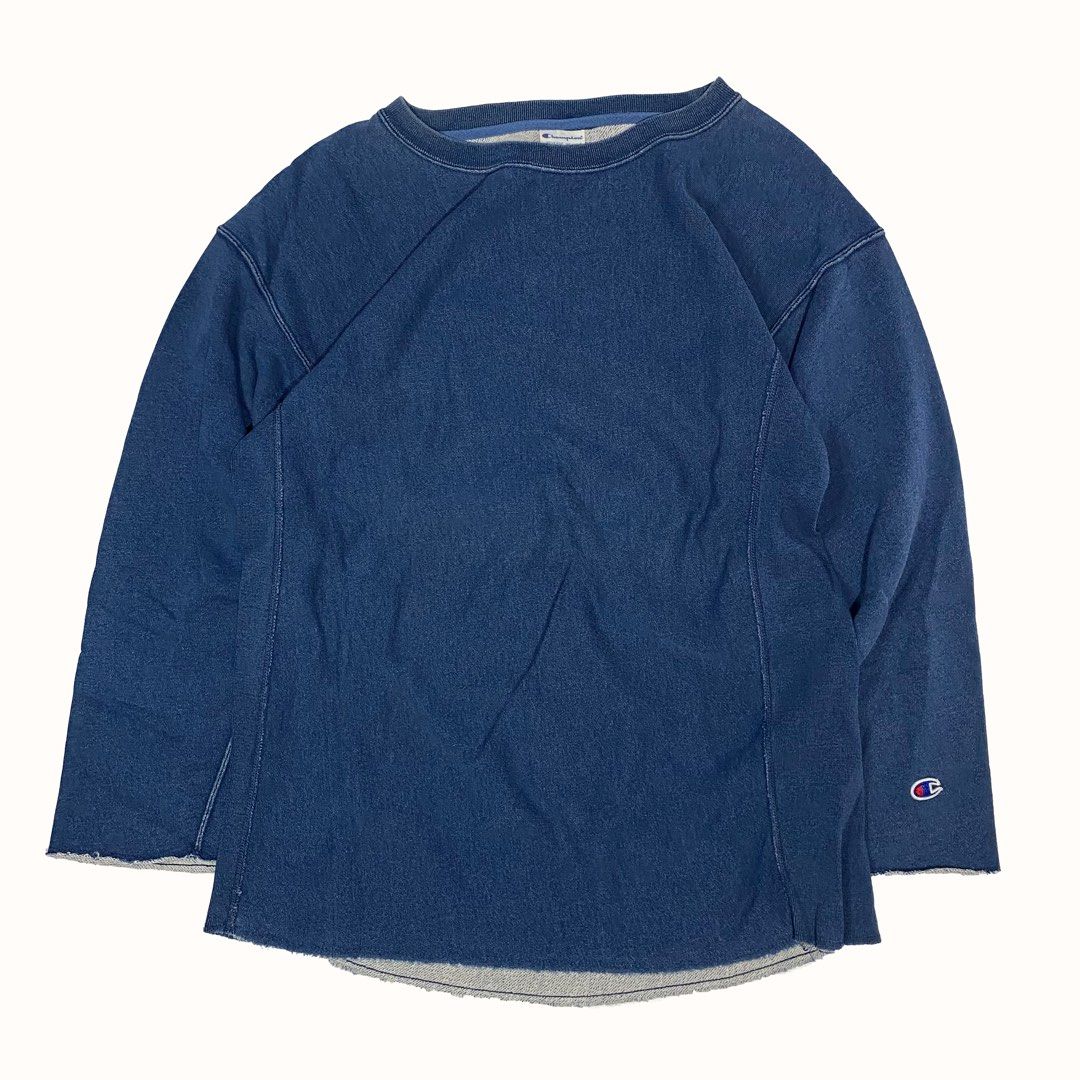 Champion Reverse Weave Crewneck Sweatshirt (Category: Coats, Jackets and Outerwear) located in Quezon City. Submitted by threadsunearthed (Listing ID 1377556382, Image 1). Description: Champion Reverse Weave Crewneck Sweatshirt Size on tag L Width: 20 Length: 28 •Great condition •Washed •no issue/s •Color rate: 9/10 ₱580.