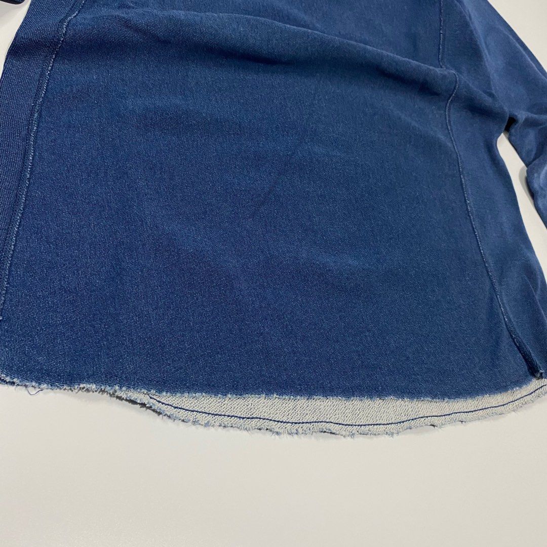 Champion Reverse Weave Crewneck Sweatshirt (Category: Coats, Jackets and Outerwear) located in Quezon City. Submitted by threadsunearthed (Listing ID 1377556382, Image 3). Description: Champion Reverse Weave Crewneck Sweatshirt Size on tag L Width: 20 Length: 28 •Great condition •Washed •no issue/s •Color rate: 9/10 ₱580.