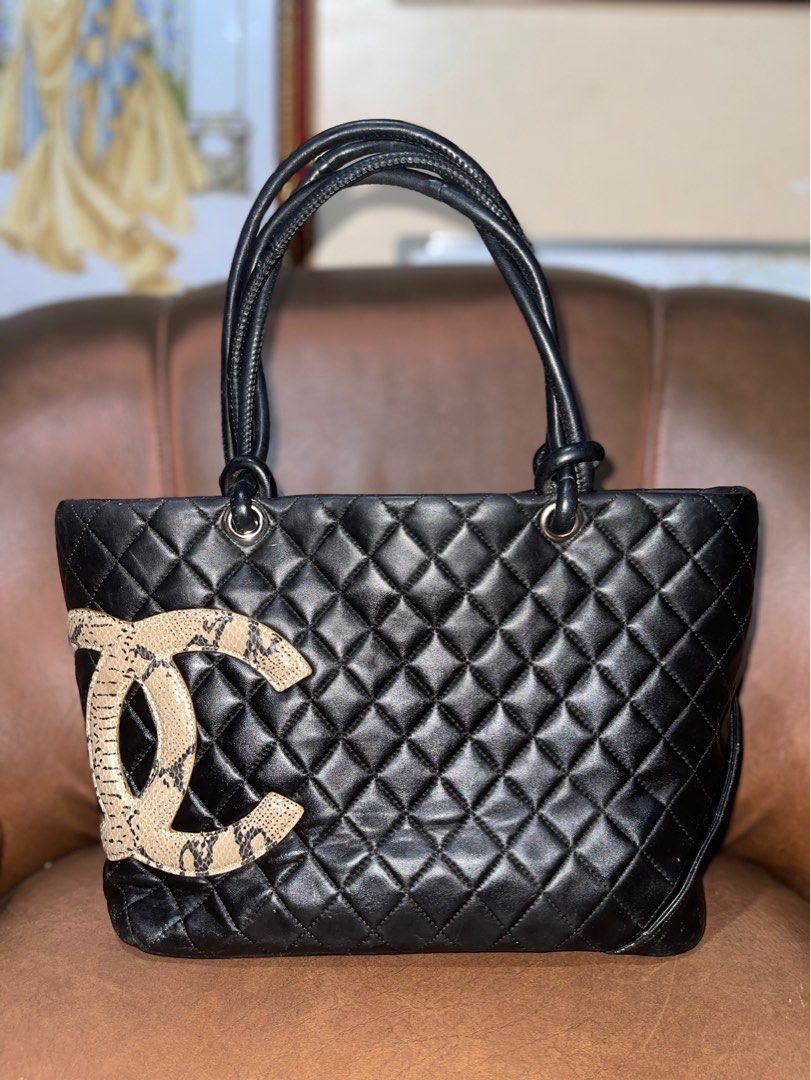 Chanel Cambon Tote Bag (Category: Tote Bags) located in Dagupan City. Submitted by fonsomatthy (Listing ID 1377495395, Image 1). Description: ‼️FOR SALE‼️ ✅ Chanel Cambon Tote Bag, medium sized 👉🏻 Flaws are minimal signs of use ✅ Overall in good condition, 8/10 🧾 MOP will be Gcash 🚚 MOD will be via J&T 💬 PM for queries 👉🏻 0961-754-9147.